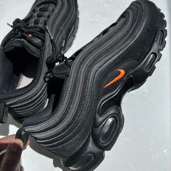 Max 97 Black Hyper Tn Hyper Crimson Nike Aix Max Plus 97 BLACK - Main Image